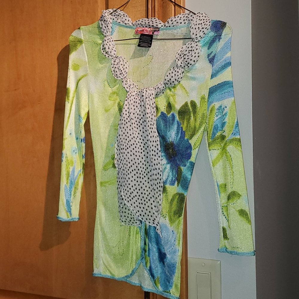 Roberta Scarpa designer top with puffy scarf